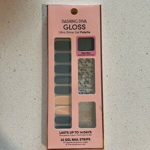 **MOVING SALE EVERYTHING MUST GO WILL ACCEPT MOST OFFERS** Dashing Diva Nails